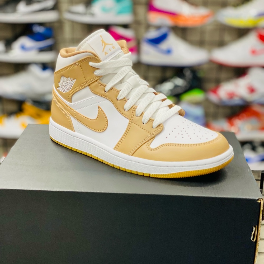 Air Jordan 1 Mid
